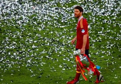 Xabi Alonso karyerasını başa vurur